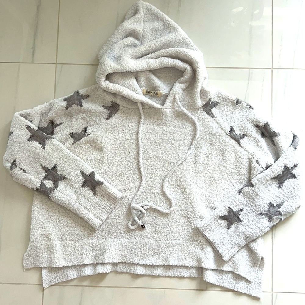 Sunday Stevens White and Gray Star Pattern Fuzzy Cropped Hoodie Size M